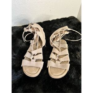 Minnetonka lace up gladiator sandals Sz 5